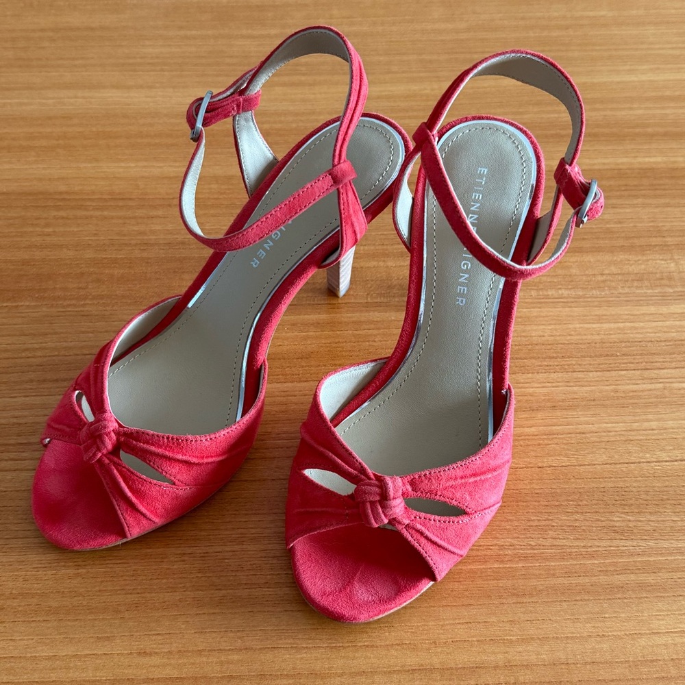 Etienne Aigner Seneca Sandal CORAL, Size 6 M
